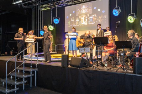 Bühnenprogramm anlässlich der 50 Jahrfeier der Haus Freudenberg GmbH